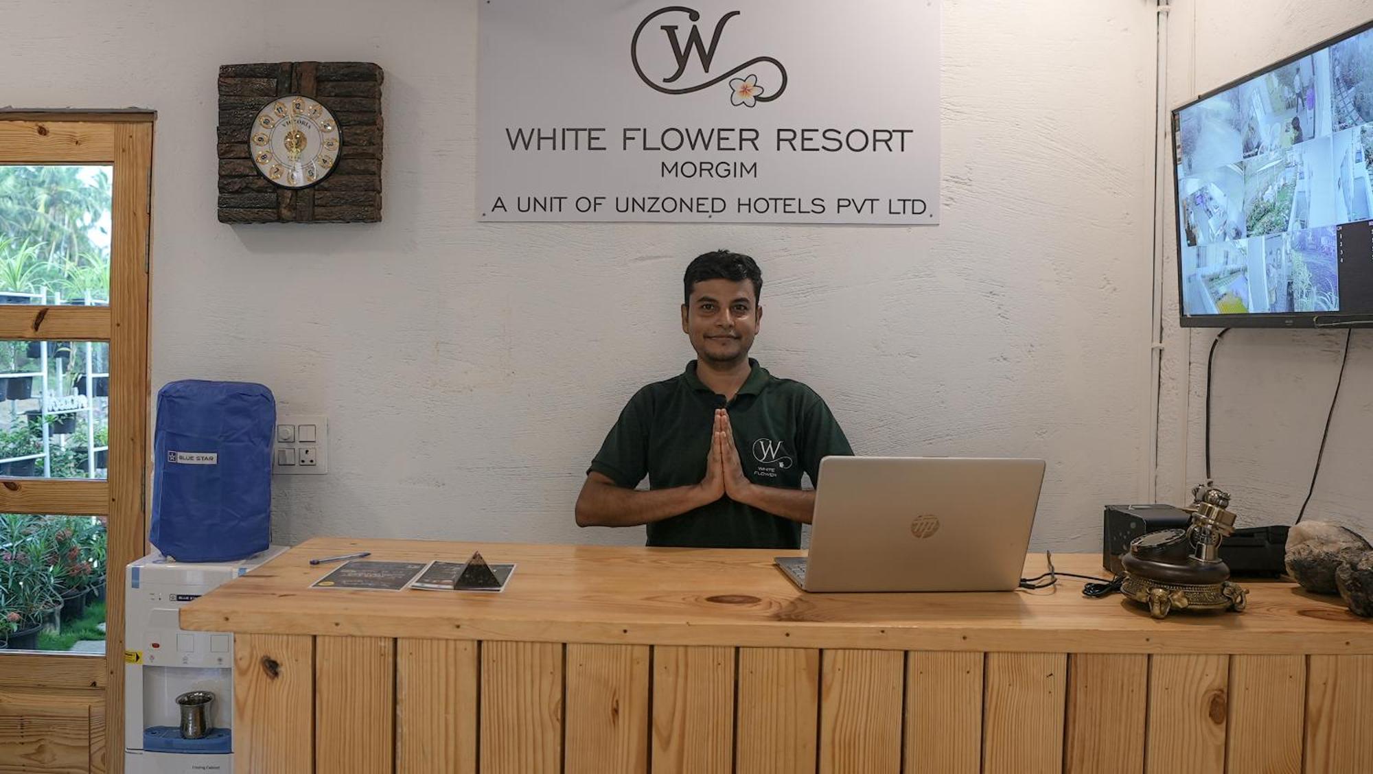 Whiteflower Resort Morjim Exterior photo